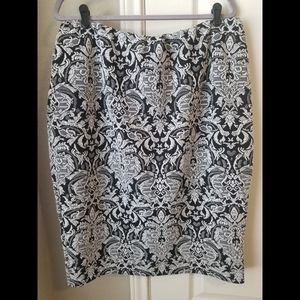 Boohoo Size 18 Black and White Pencil Skirt